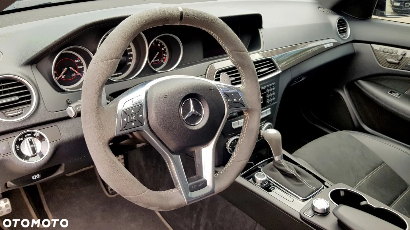 Mercedes-Benz Klasa C 63 AMG Coupe AMG SPEEDSHIFT MCT Edition 507 - 23