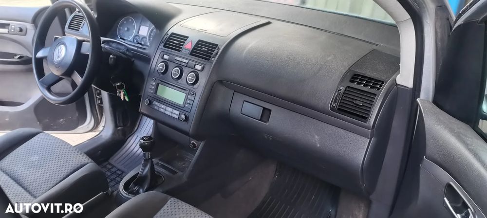 Volkswagen Touran 1.9 TDI Trendline - 8