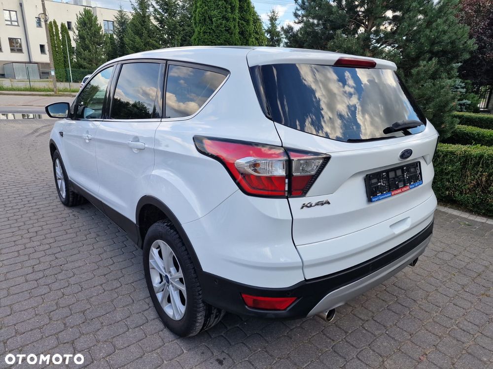 Ford Kuga 2.0 TDCi 2x4 Titanium - 6