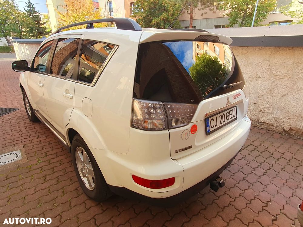 Mitsubishi Outlander - 6