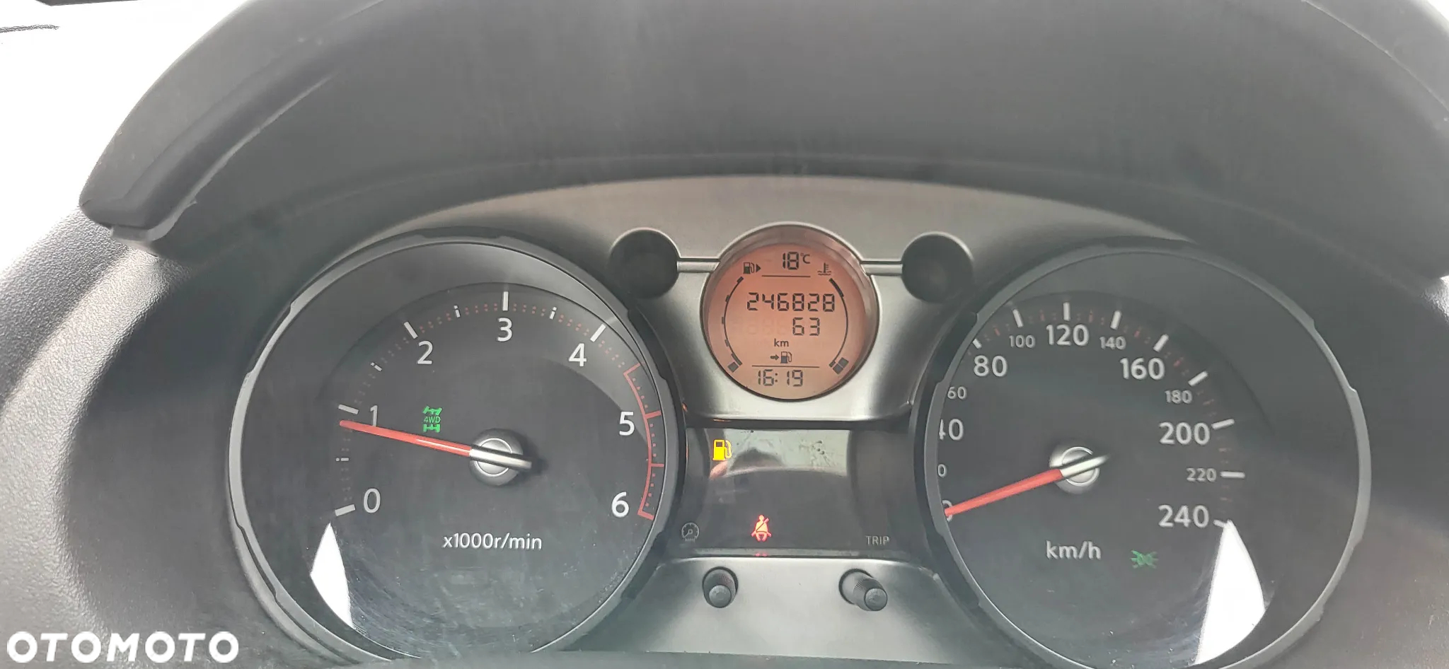 Nissan Qashqai 2.0 dCi DPF 4x4 tekna - 27