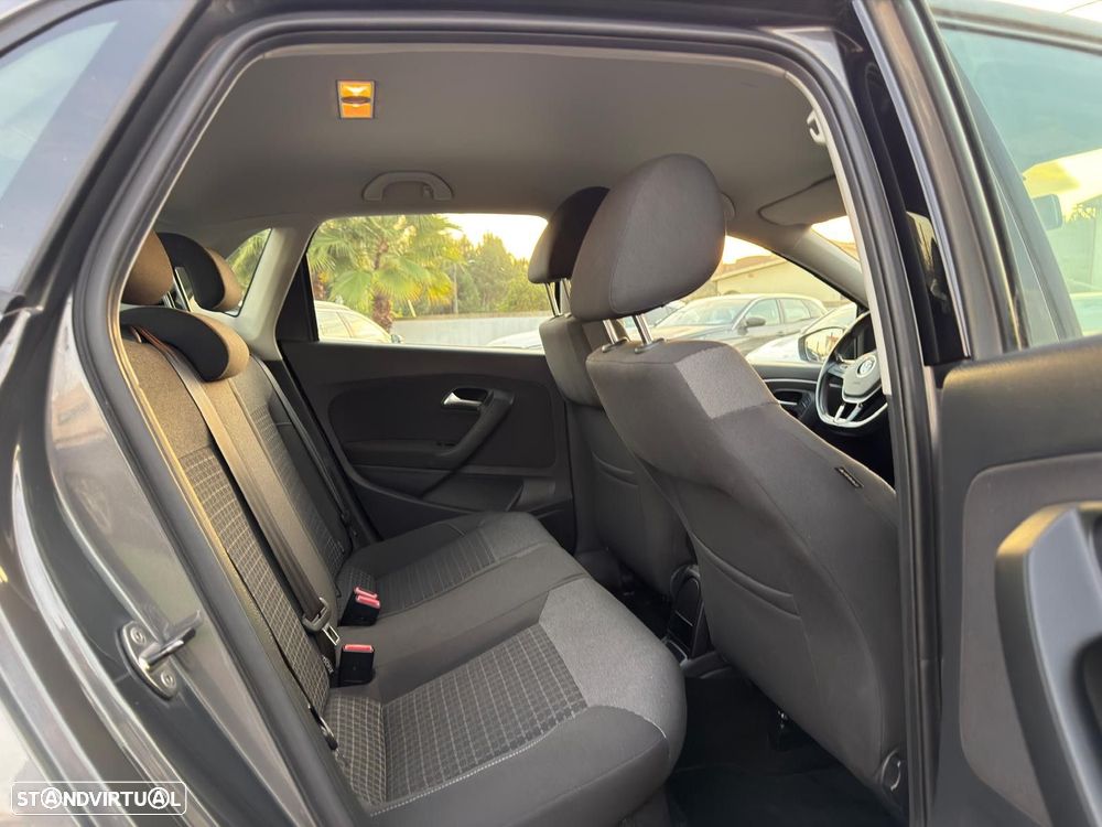 VW Polo 1.0 Trendline - 12