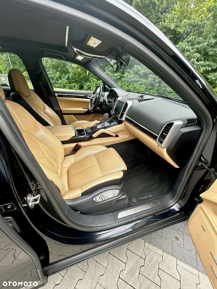 Porsche Cayenne S - 13