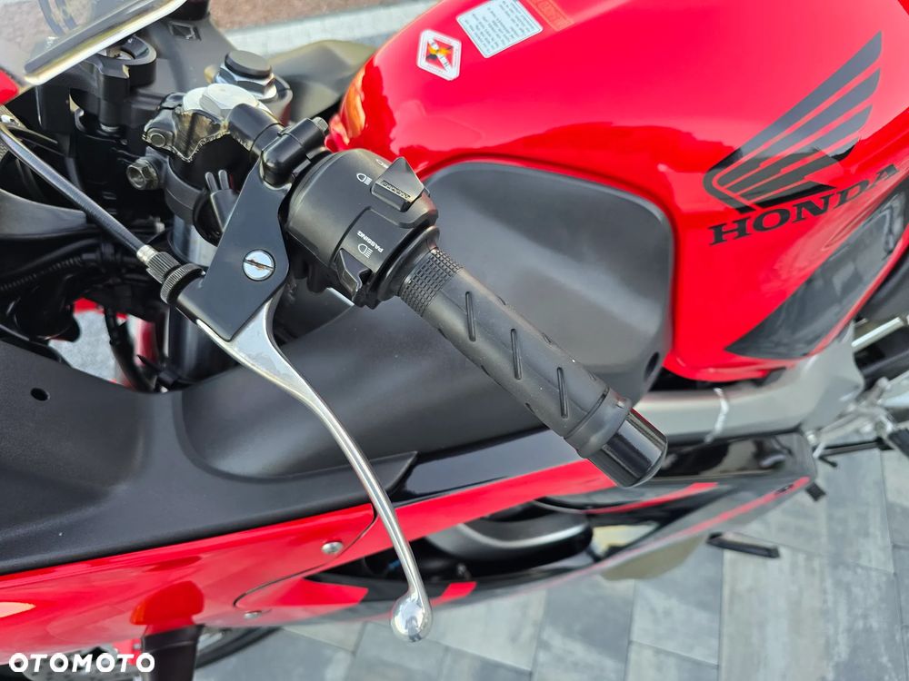 Honda CBR - 29