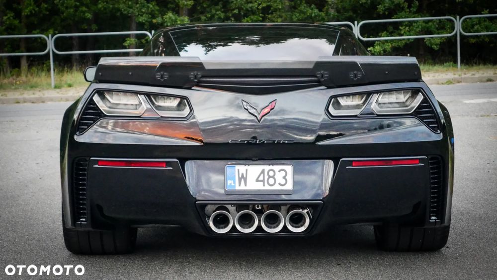 Chevrolet Corvette - 22