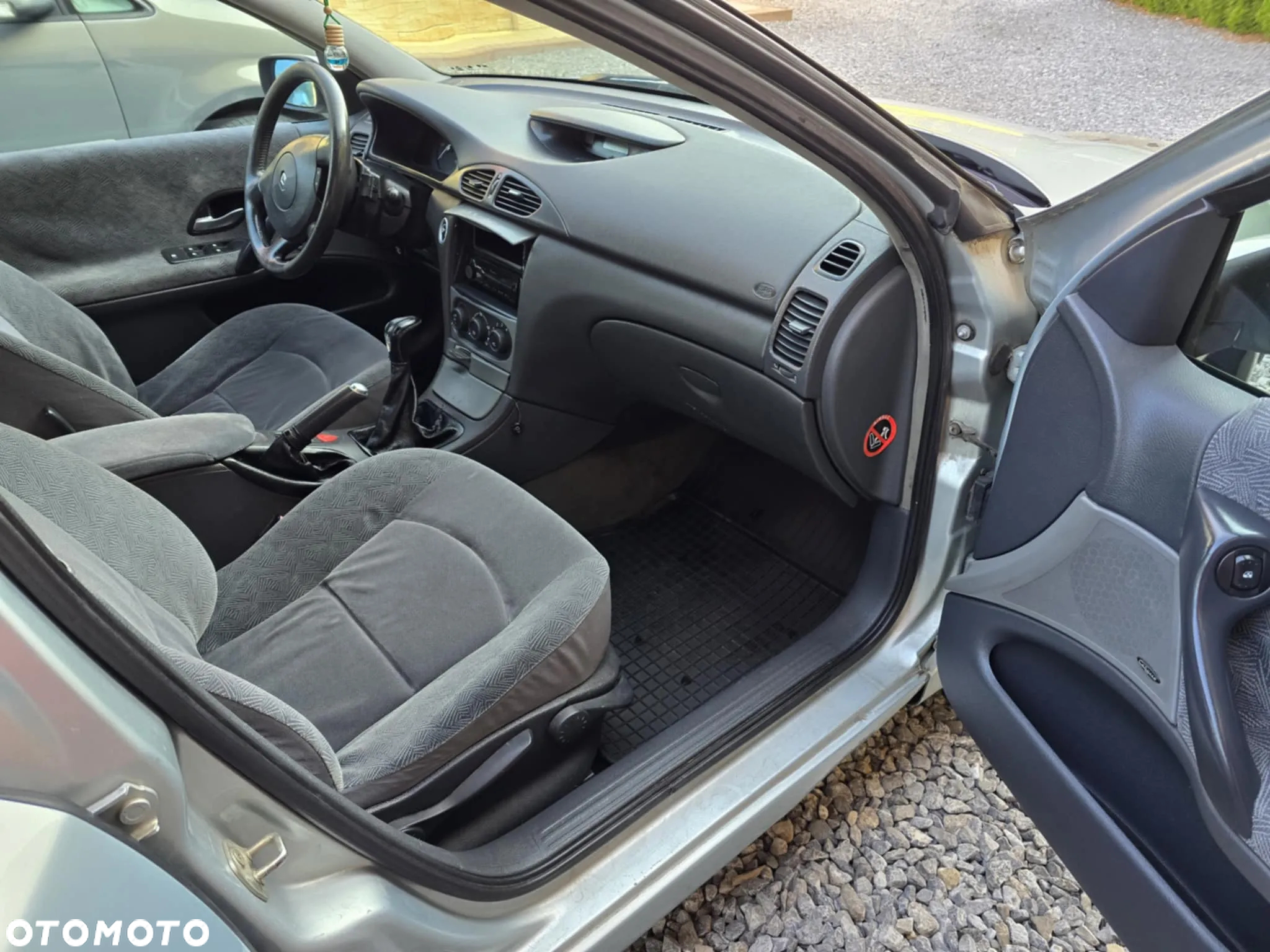 Renault Laguna 1.6 Concorde - 9