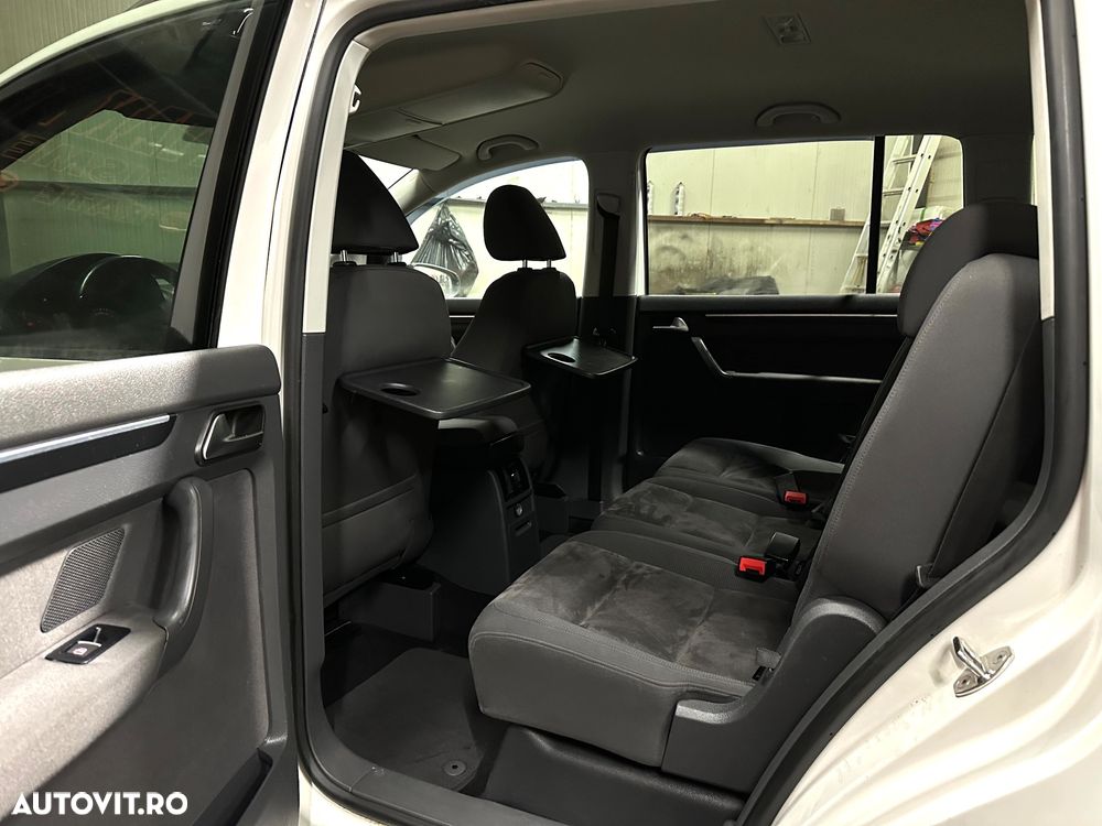 Volkswagen Touran - 8