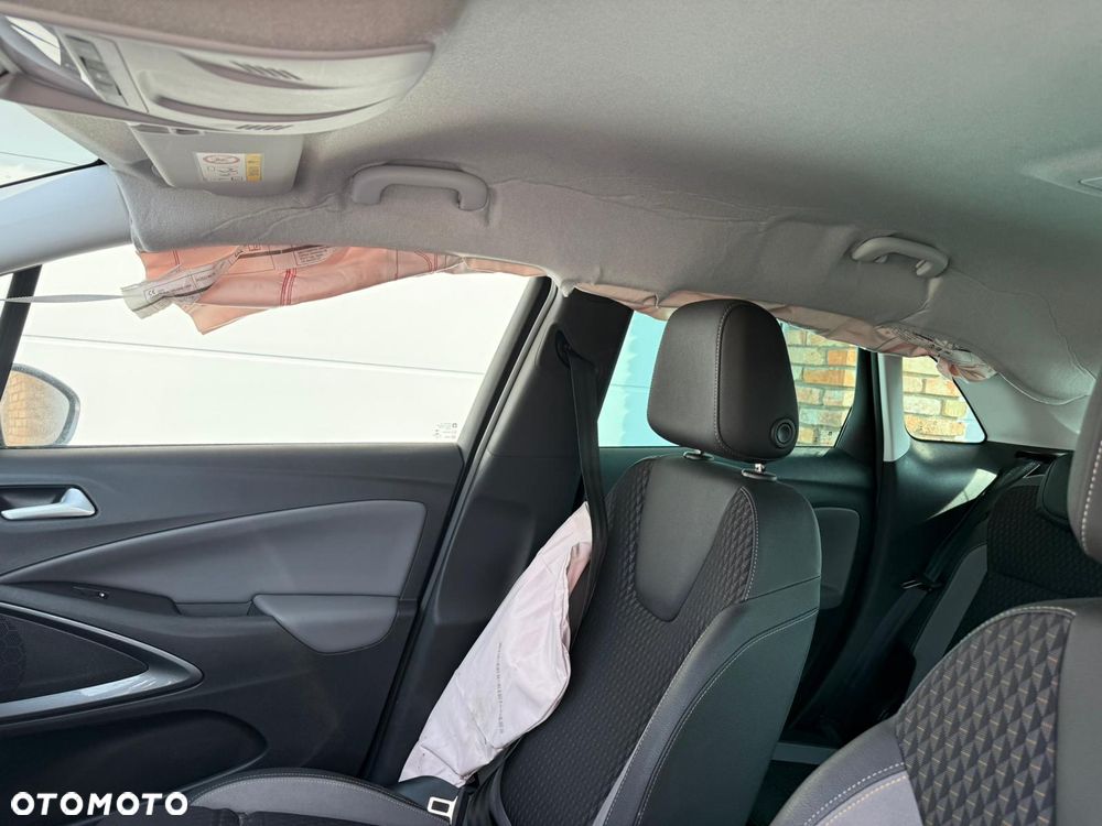 Opel Crossland X - 11