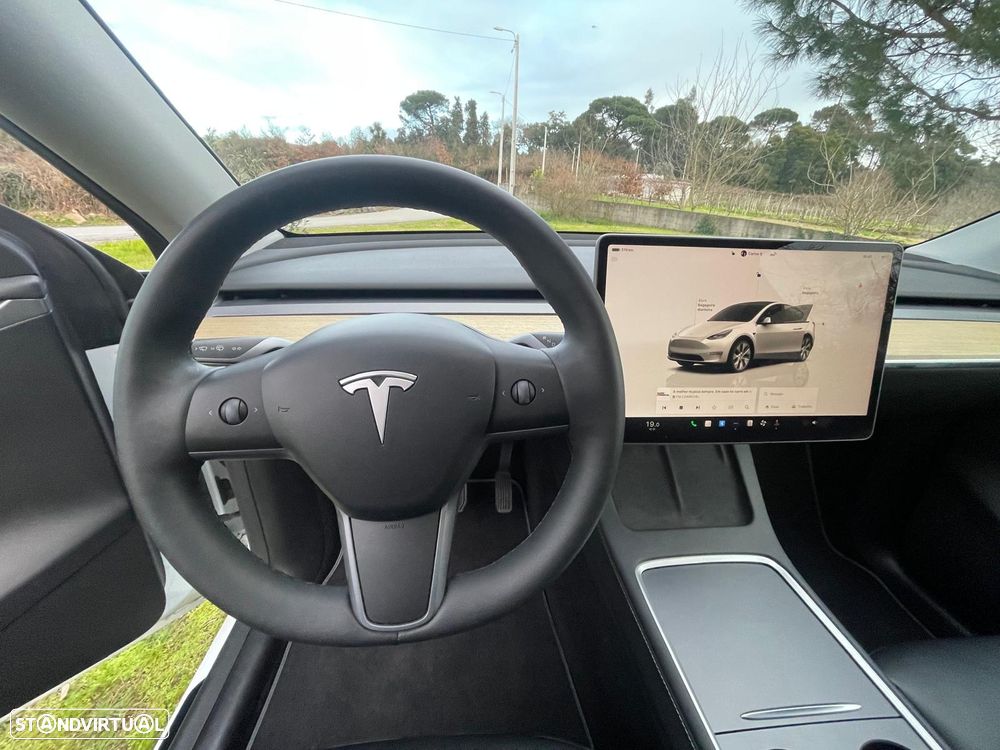 Tesla Model Y RWD - 14