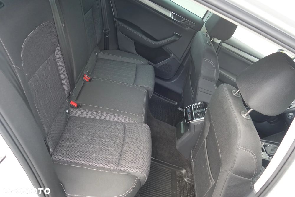 Skoda Superb 2.0 TDI SCR 4x4 Style DSG - 10
