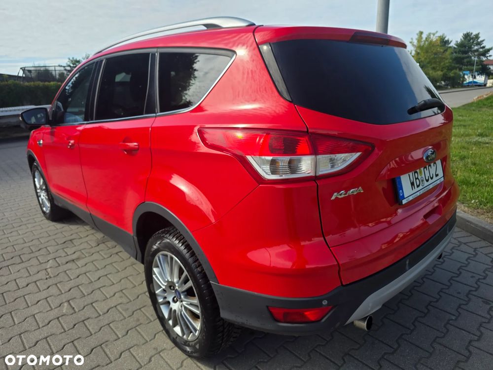 Ford Kuga 1.6 EcoBoost 2x4 Titanium - 3