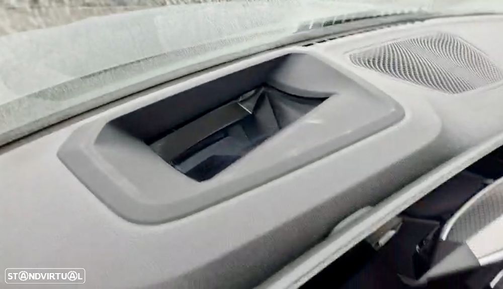 BMW 320 e Aut. M Sport — fotografia 13