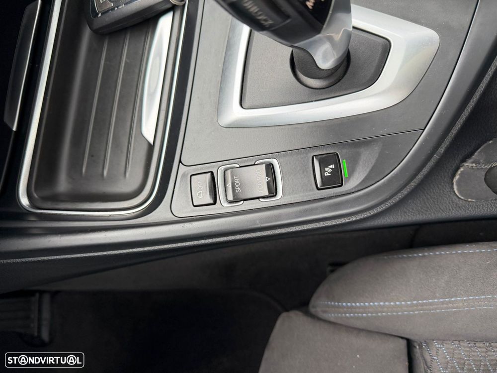 BMW 320 d Auto Pack M - 35