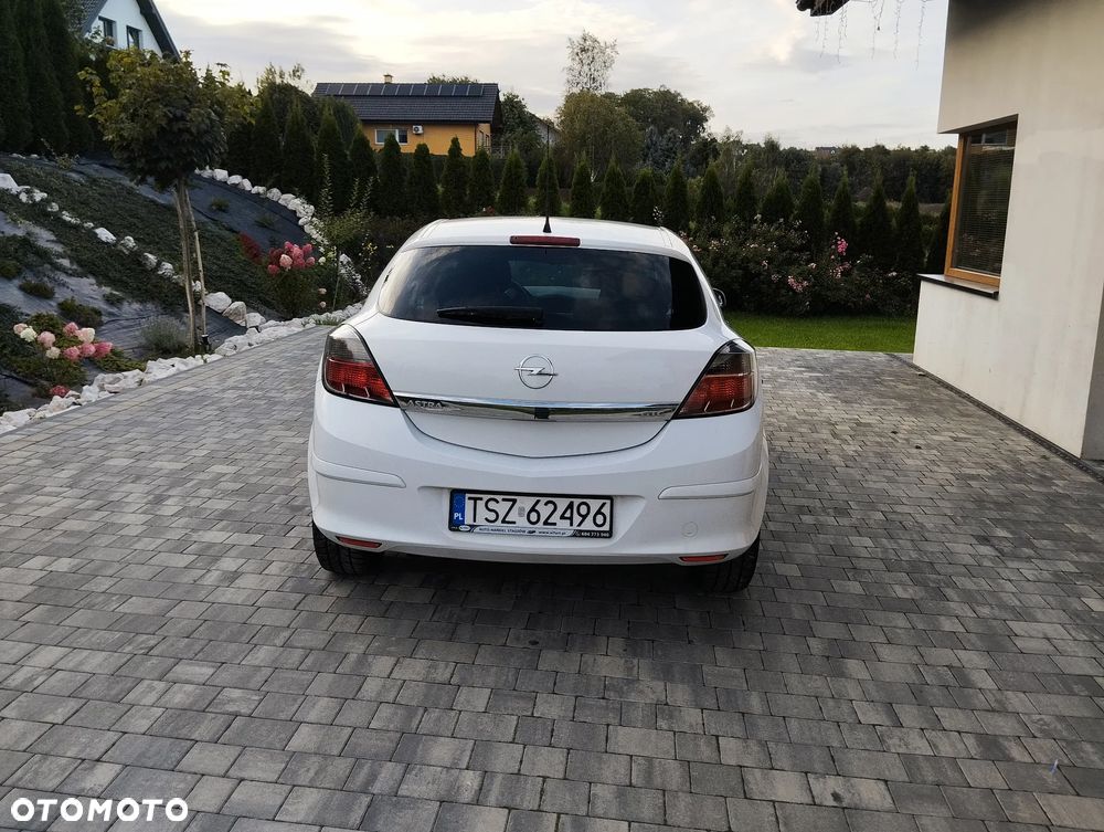 Opel Astra III GTC 1.6 Sport - 15