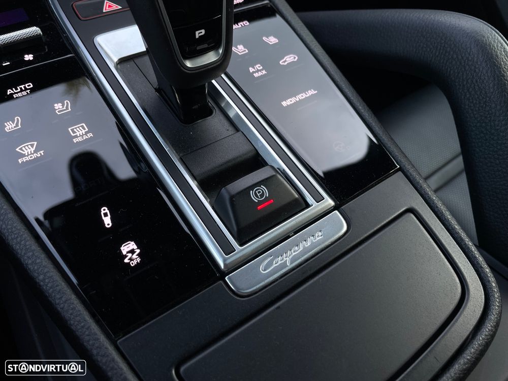 Porsche Cayenne Coupé E-Hybrid - 32