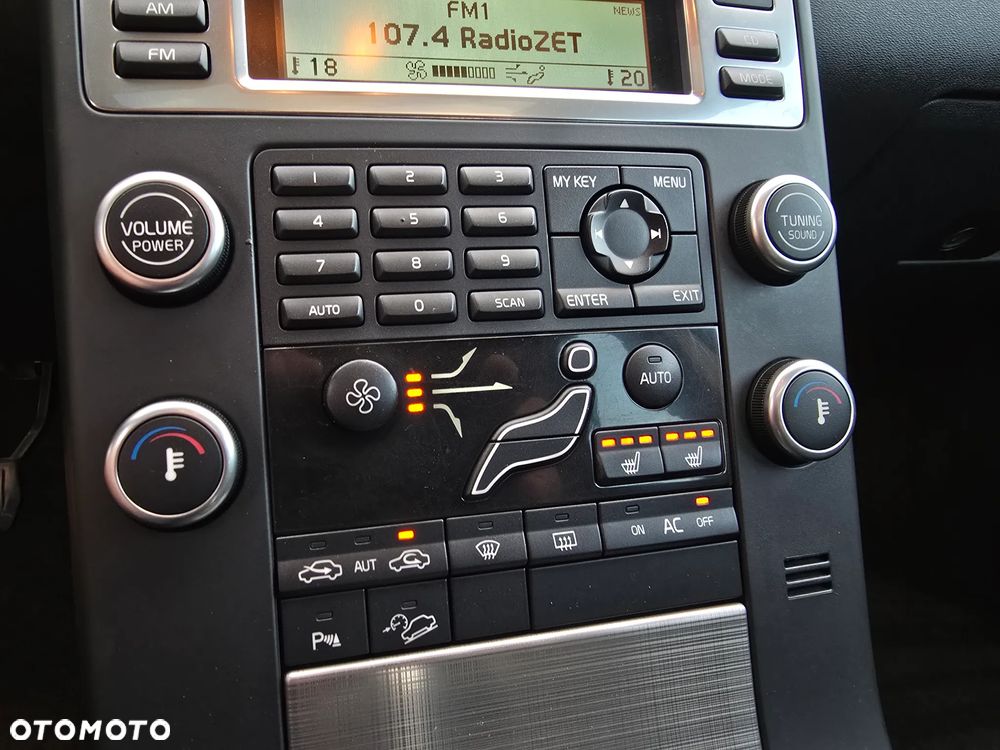 Volvo XC 70 D5 AWD Kinetic - 23