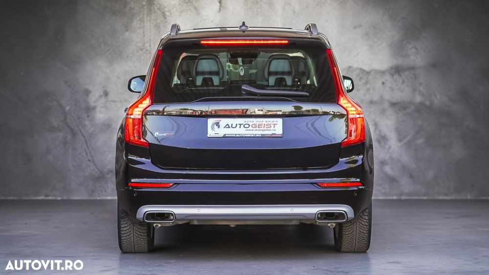 Volvo XC 90 - 8