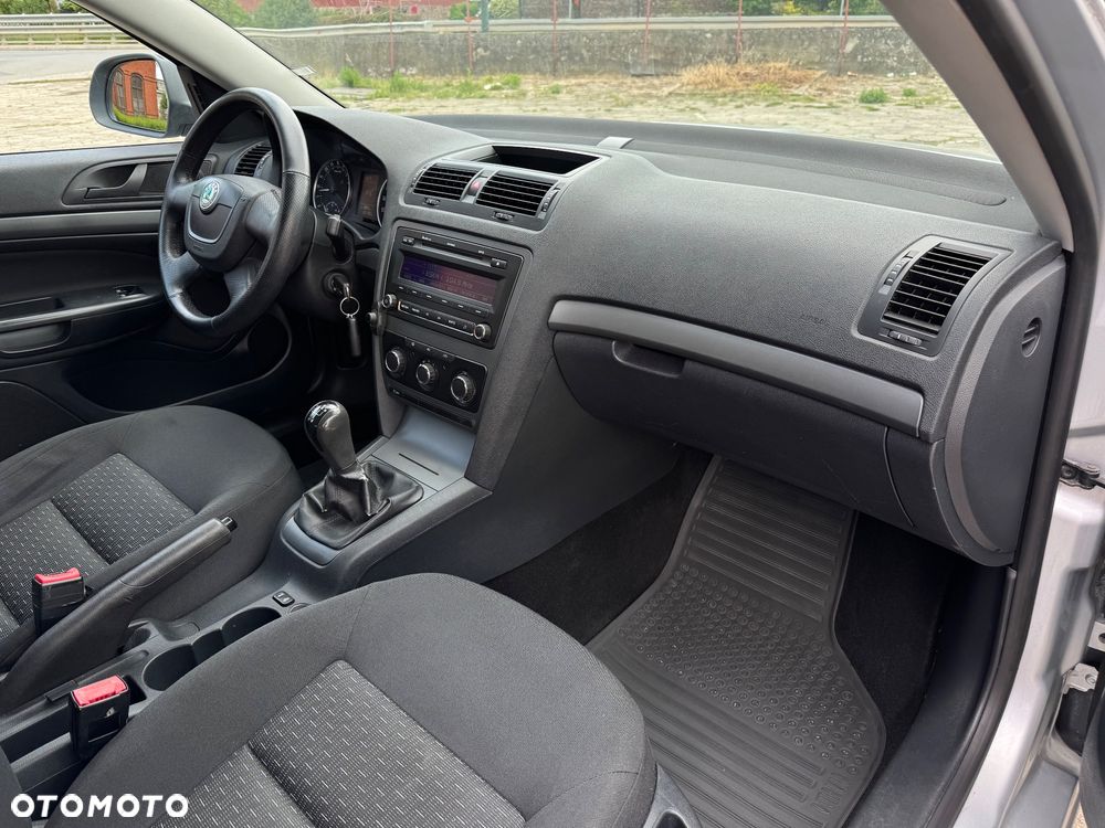 Skoda Octavia 1.6 TDI Ambiente - 9