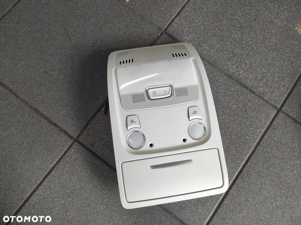 LAMPKA PODSUFITKI AUDI A4 B8 SCHOWEK NA OKULARY WYSYŁKA !!! - 1