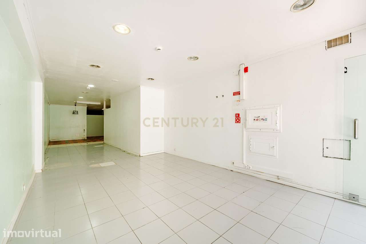 Loja ampla com 120 m² na Avenida Heliodoro Salgado, Almada - Grande imagem: 5/18