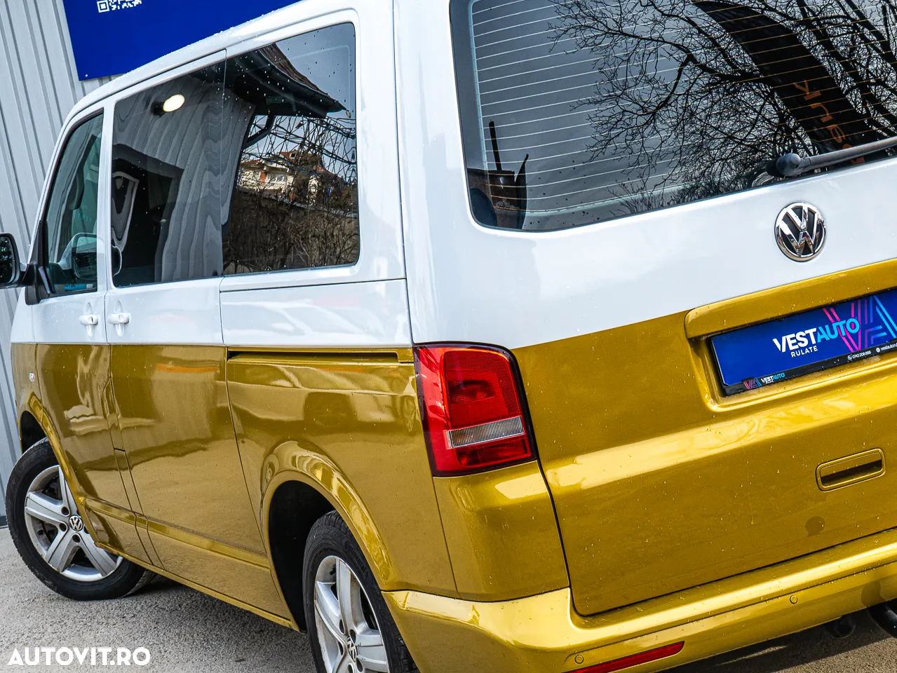 Volkswagen Multivan - 13