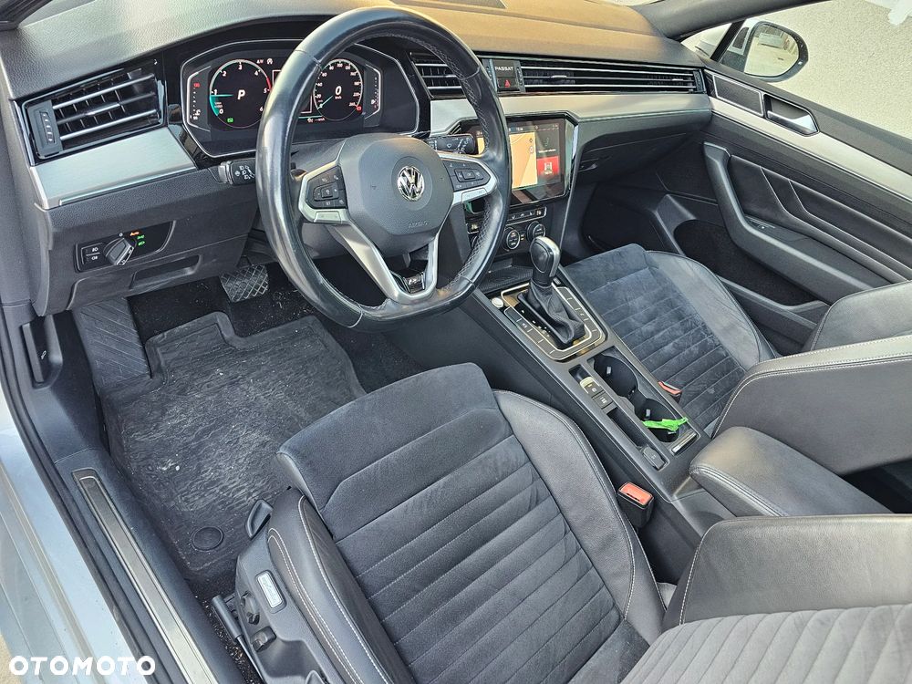 Volkswagen Passat 2.0 TDI SCR DSG Elegance - 17