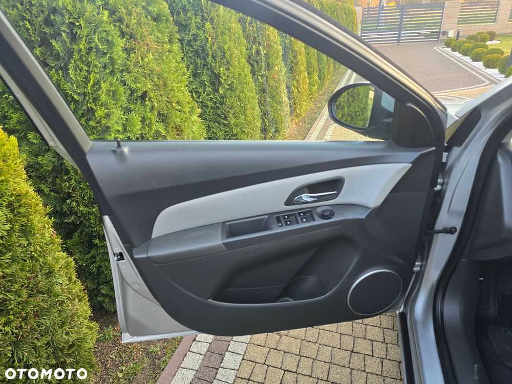 Chevrolet Cruze 1.6 LS - 14