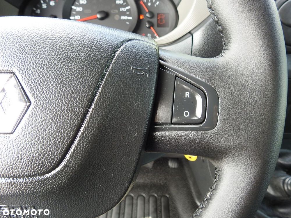 Renault MASTER PLANDEKA 8 PALET TEMPOMAT KLIMATYZACJA  170KM - 28