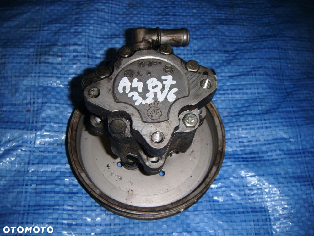 audi a4 b7 3.2 v6 pompa wspomagania - 1