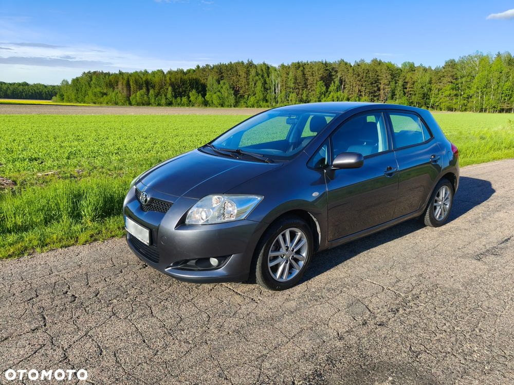 Toyota Auris 1.6 Luna - 1