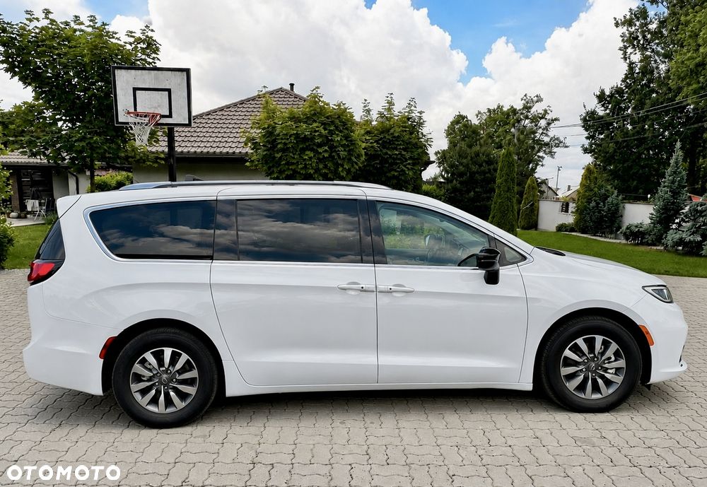 Chrysler Pacifica - 11