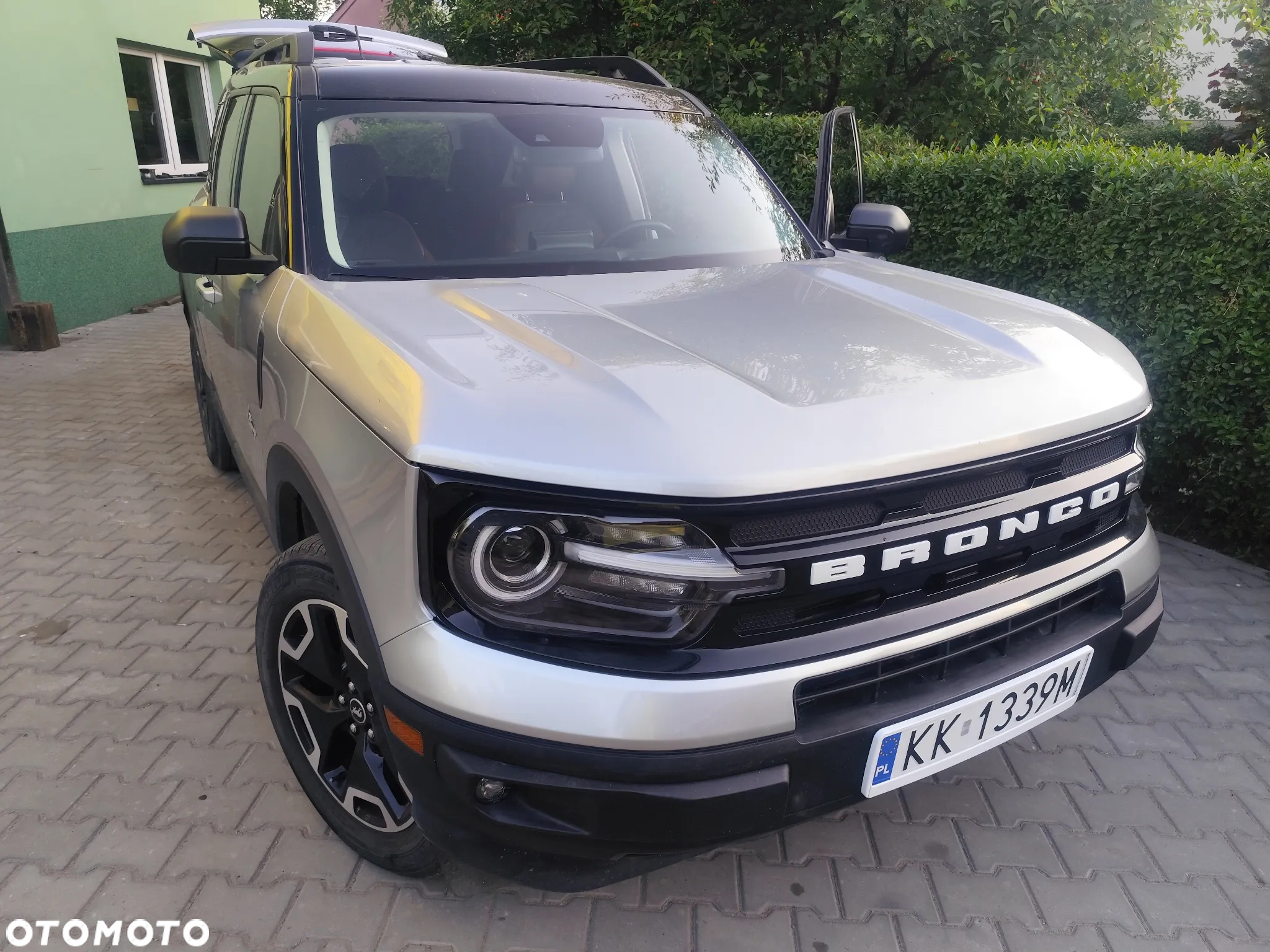 Ford Bronco - 10