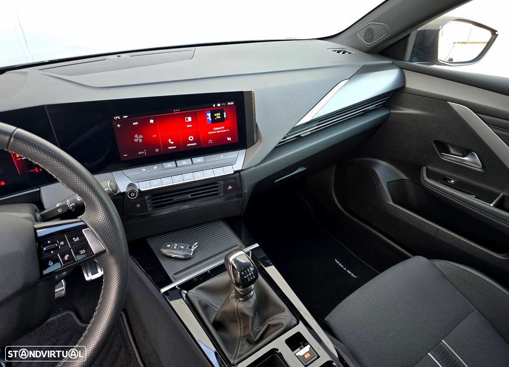 Opel Astra 1.2 T GS Line - 21