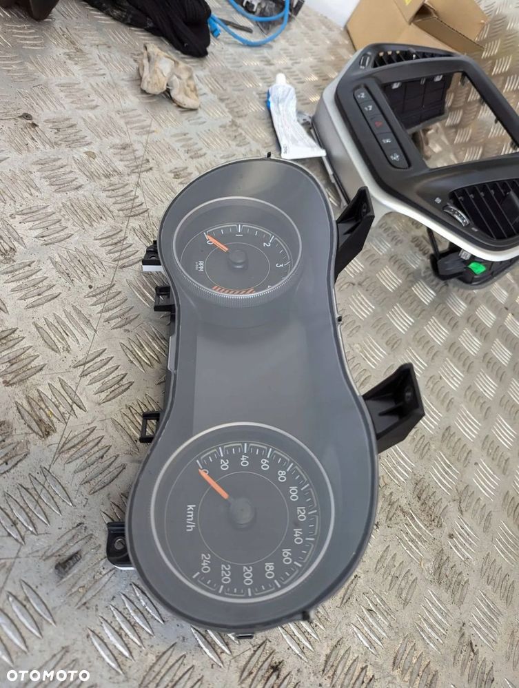 Jeep Cherokee KL 2014-2018 2.0 CRD Liczniki zegary wyświetlacz - 4