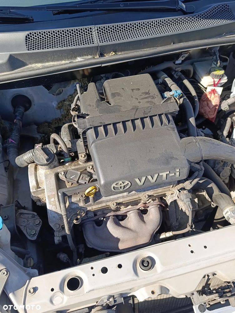 Toyota Yaris - 16