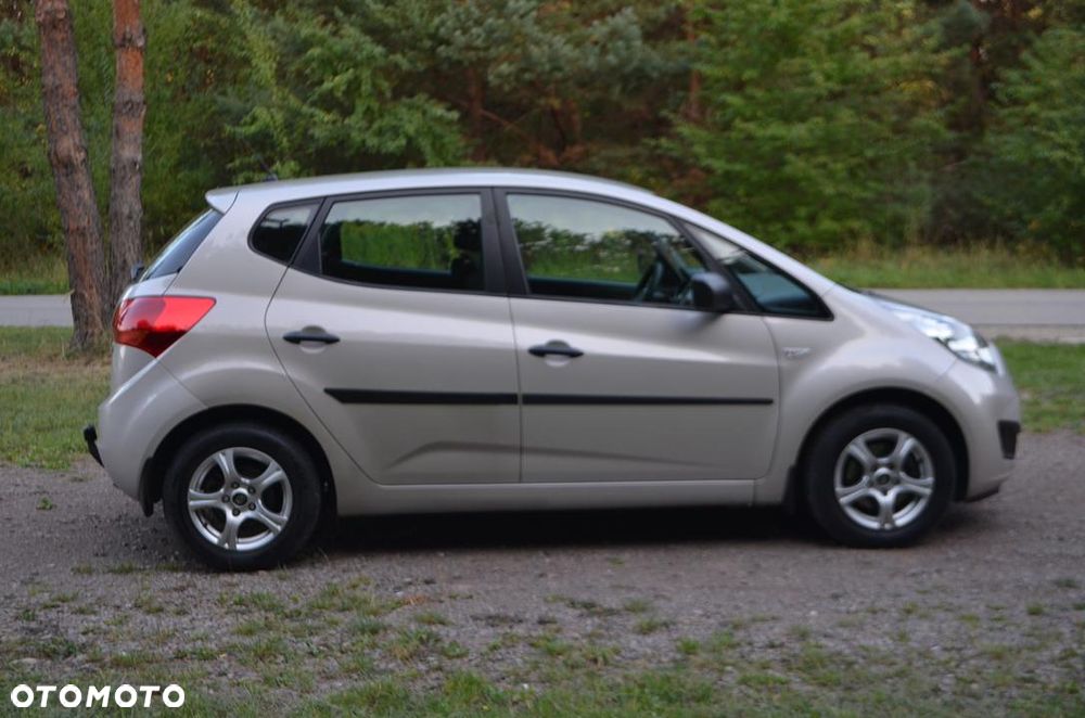 Kia Venga - 12