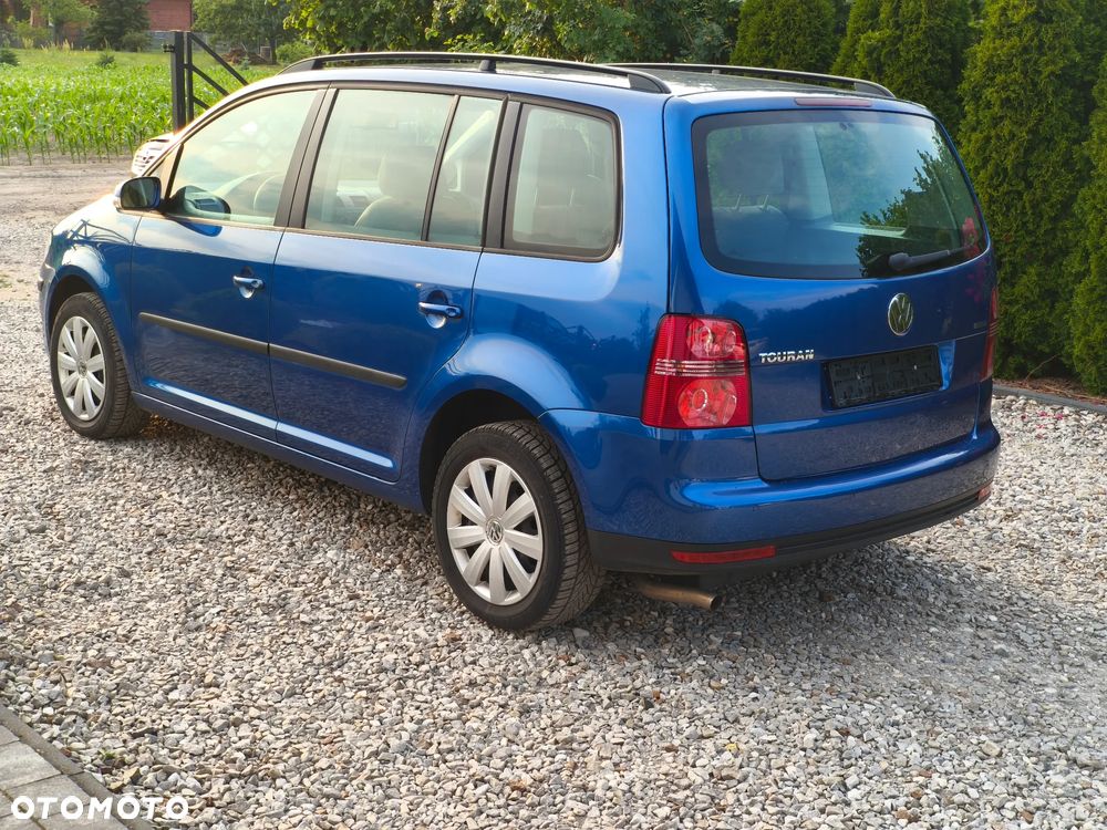 Volkswagen Touran - 6