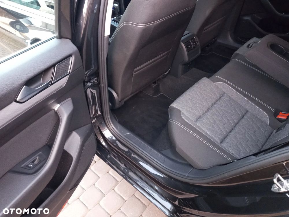 Volkswagen Passat 2.0 TSI Business DSG - 28