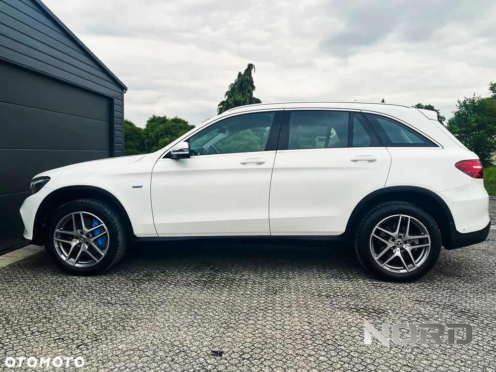 Mercedes-Benz GLC 350 e 4Matic 7G-TRONIC AMG Line - 7