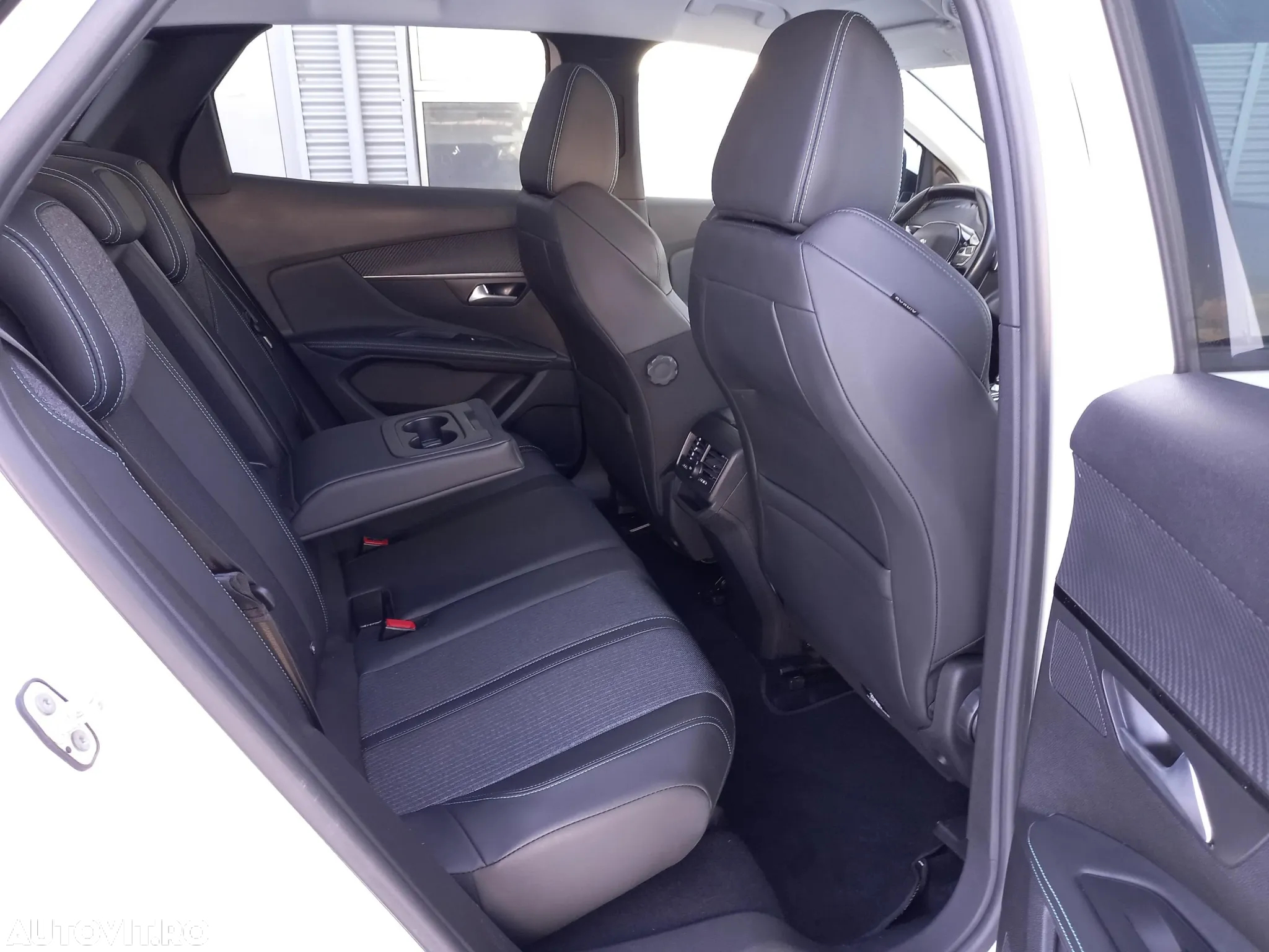 Peugeot 3008 1.5 BlueHDI S&S EAT8 Allure - 13