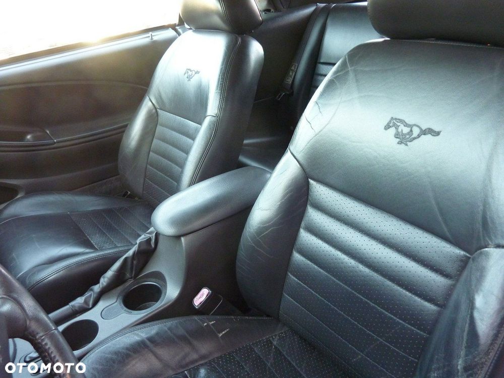 Ford Mustang - 12