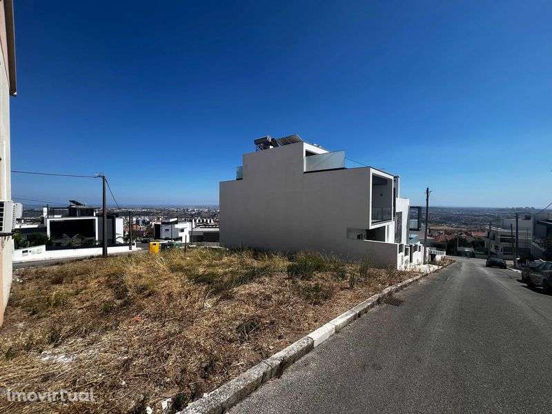 Terreno Urbano Com 2 Frentes e Vista Única - Grande imagem: 2/6