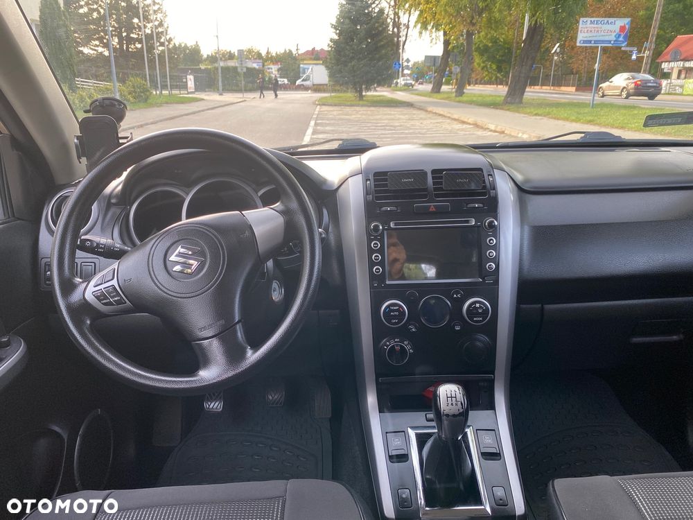 Suzuki Grand Vitara 2.0 - 11