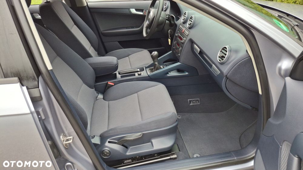 Audi A3 Sportback 1.6 FSI Ambition - 10