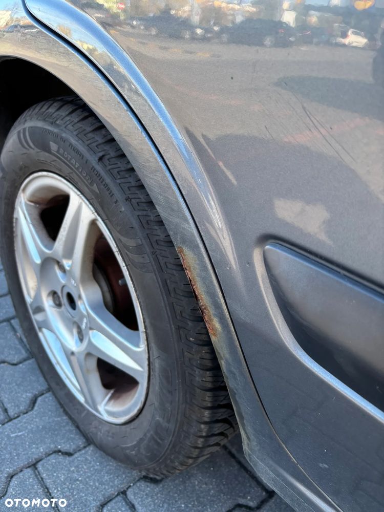 Nissan Almera - 7