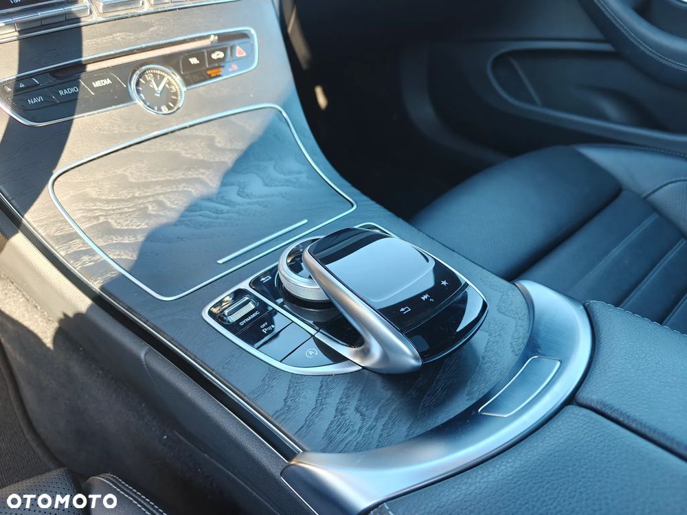 Mercedes-Benz Klasa C 200 9G-TRONIC AMG Line - 21