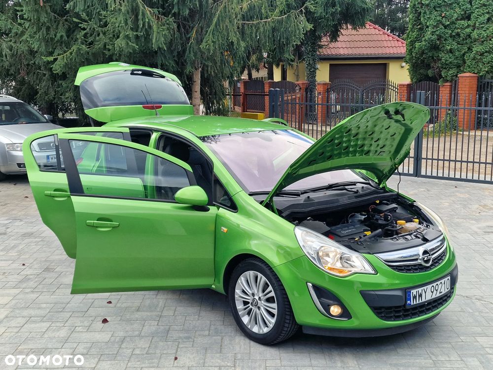 Opel Corsa 1.4 16V Cosmo - 2