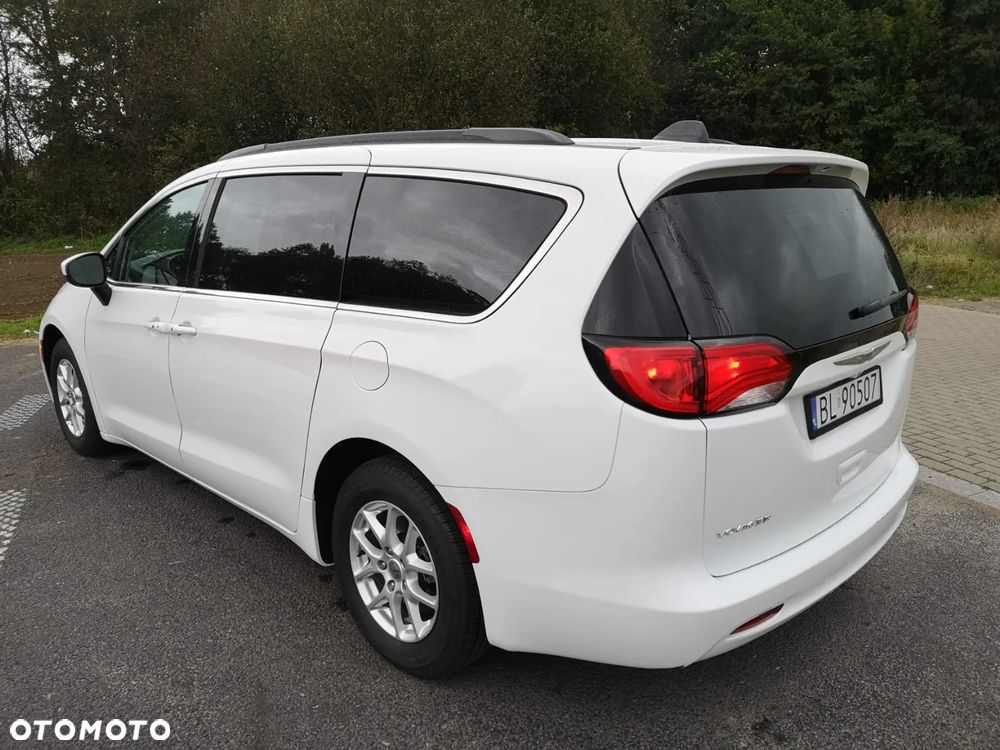 Chrysler Pacifica - 4
