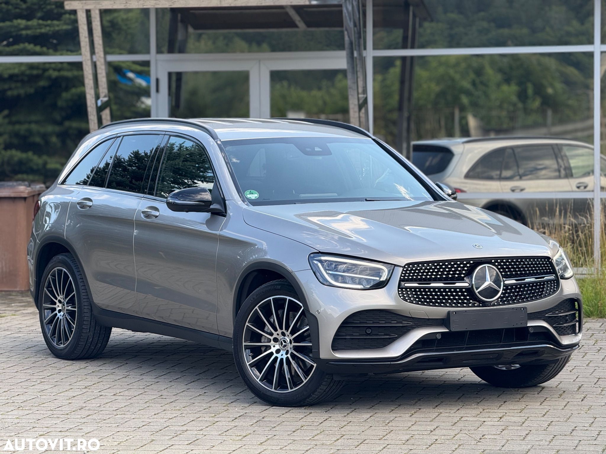 Mercedes-Benz GLC 220 d 4Matic 9G-TRONIC AMG Line - 1
