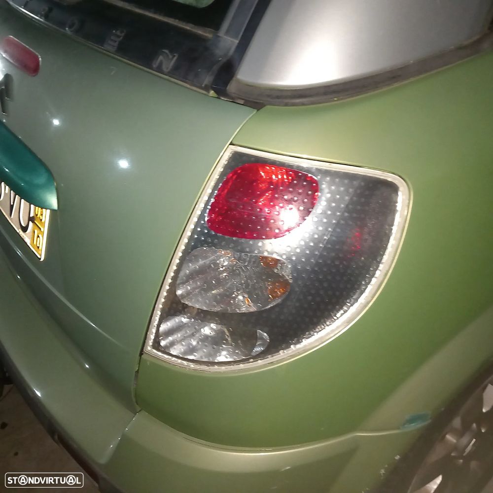 Mala para-choques e Farolins Citroën C3 pluriel - 2